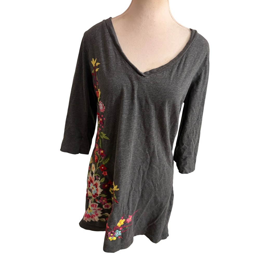 Johnny Was Gray Floral Embroidered Top Size Large